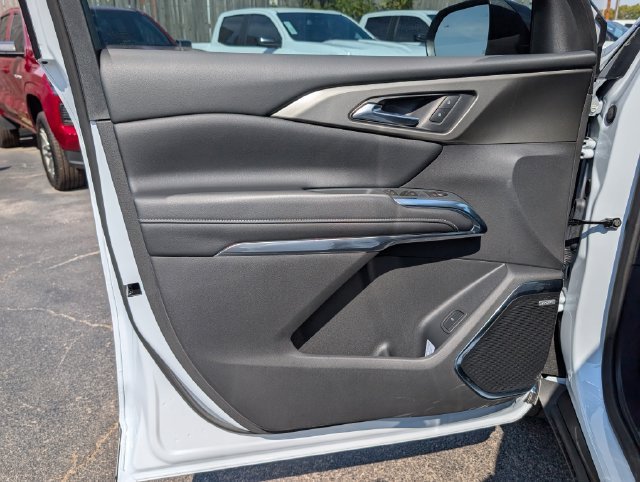 2027 Chevrolet Traverse LT - Photo 13