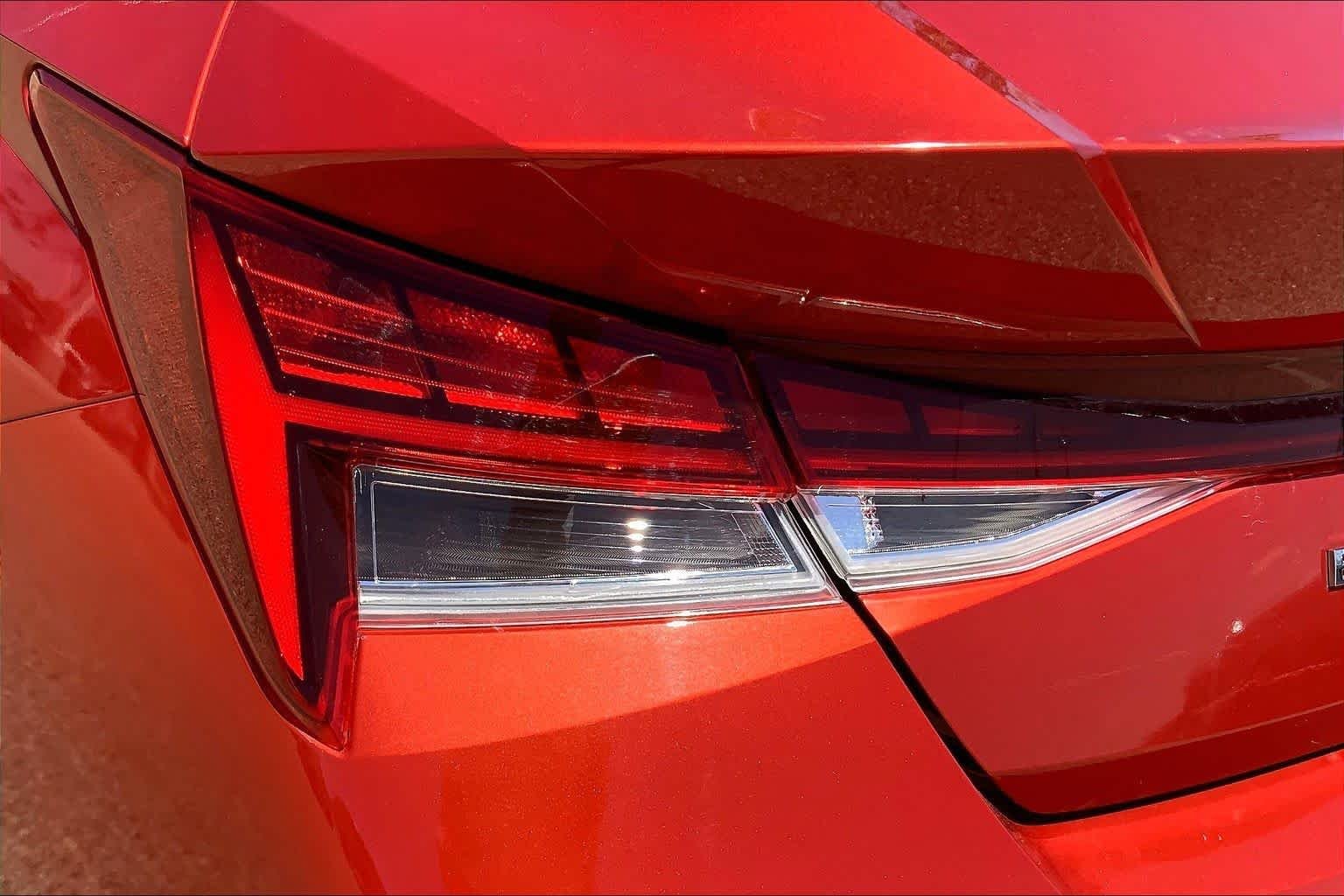 Used 2021 Lava Orange Hyundai Limited image 30