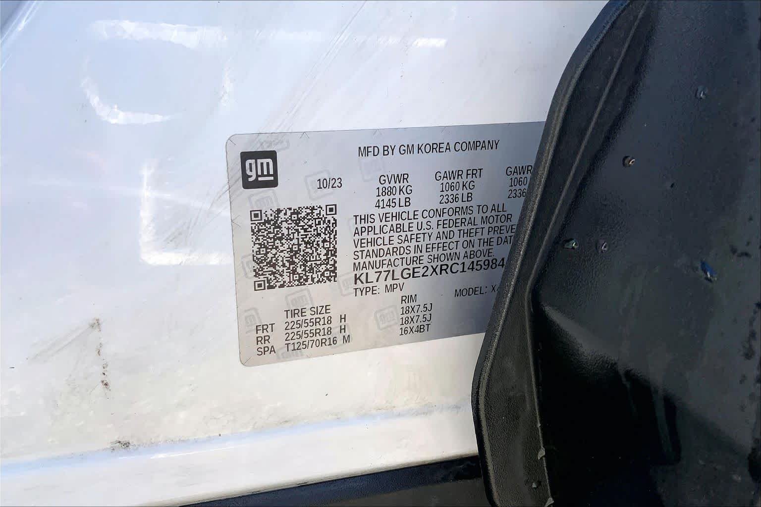 Used 2024 Summit White Chevrolet 1RS image 36