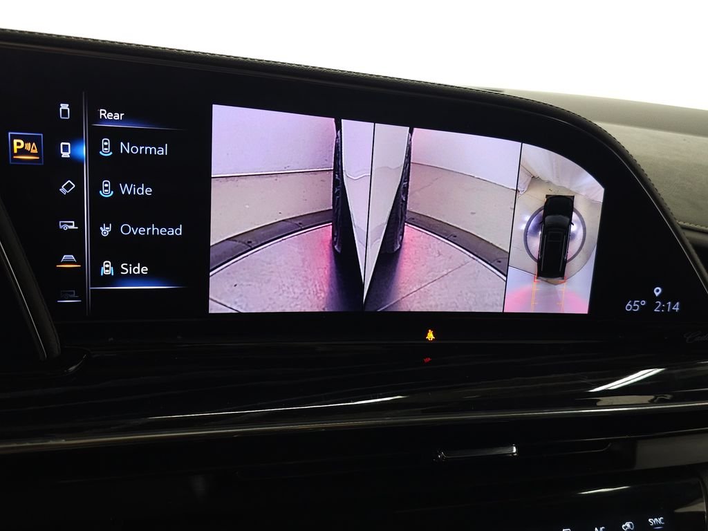 Used 2022 White Cadillac Sport image 35