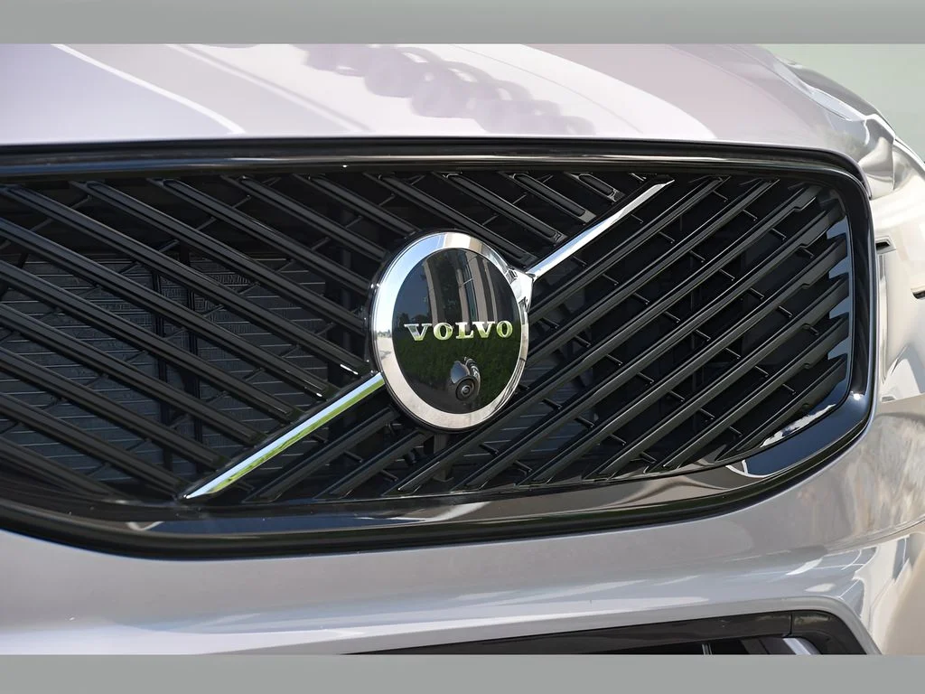 Used 2026 AURORA SILVER Volvo Plus image 10