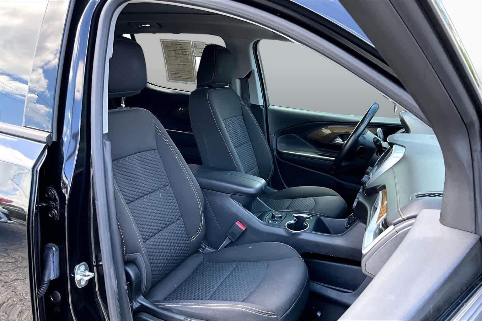 Used 2019 Ebony Twilight Metallic GMC SLE image 9