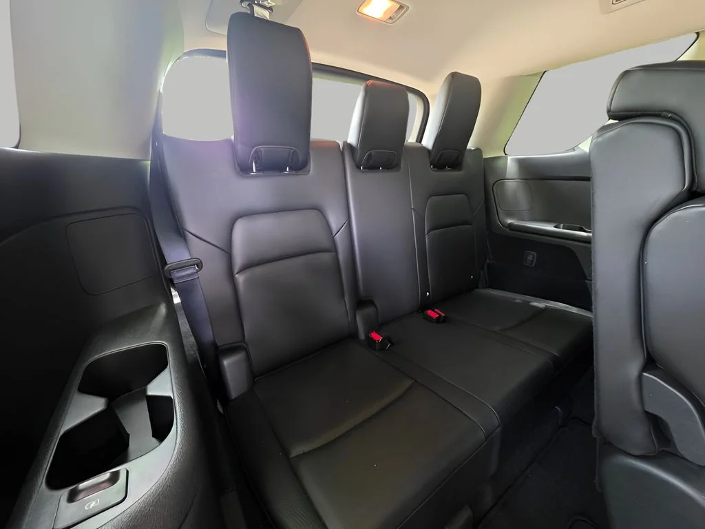 Used 2025 Super Black Nissan SL image 28