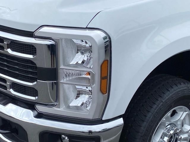New 2026 White Ford XLT image 4