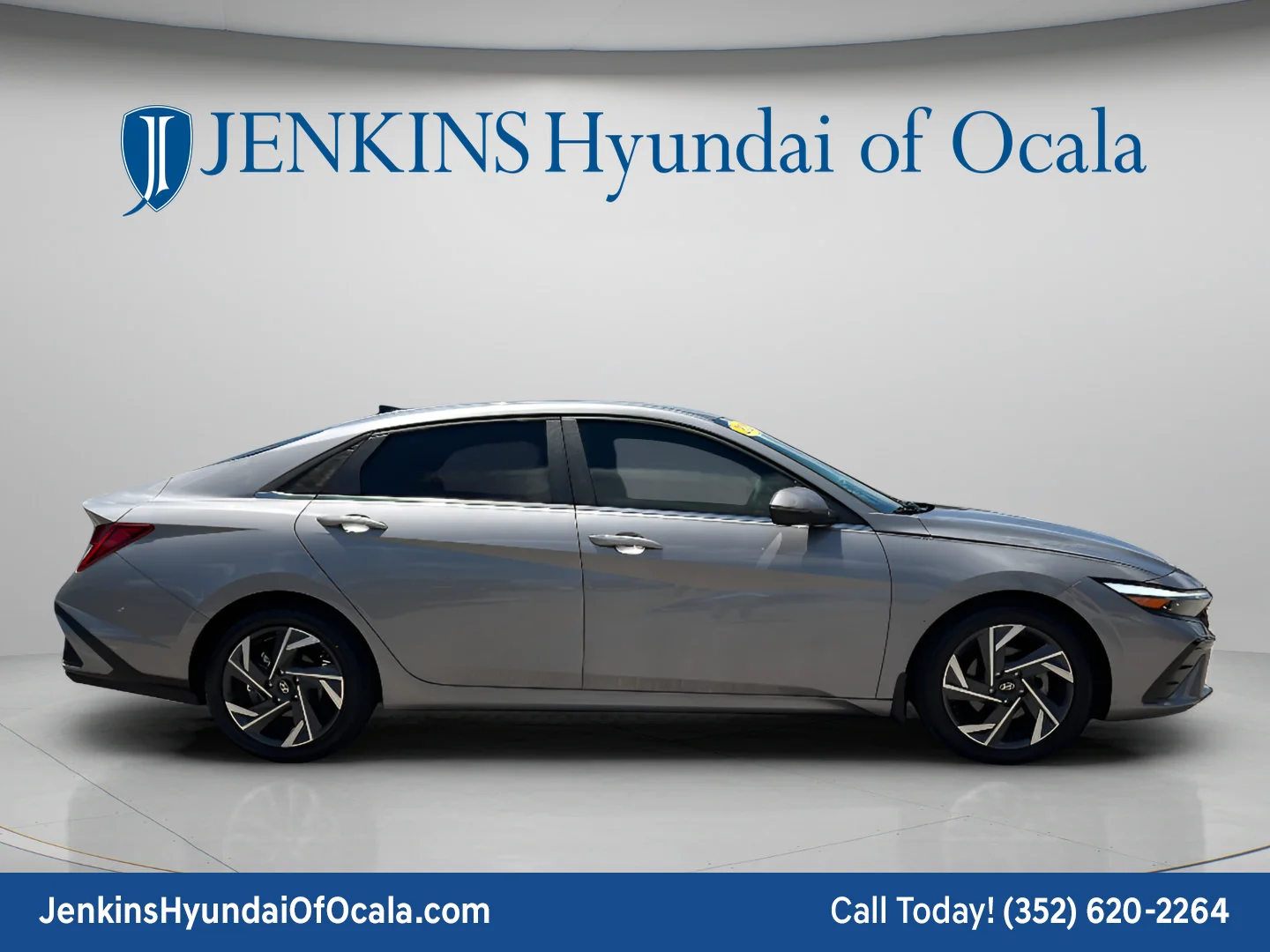 Used 2024 Fluid Metal Hyundai Limited image 2