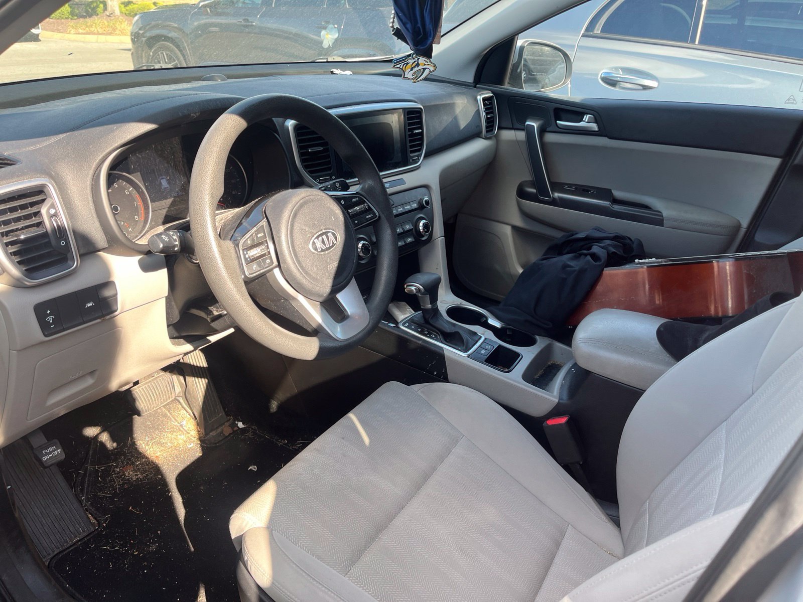 Used 2020 Sparkling Silver Kia LX image 10