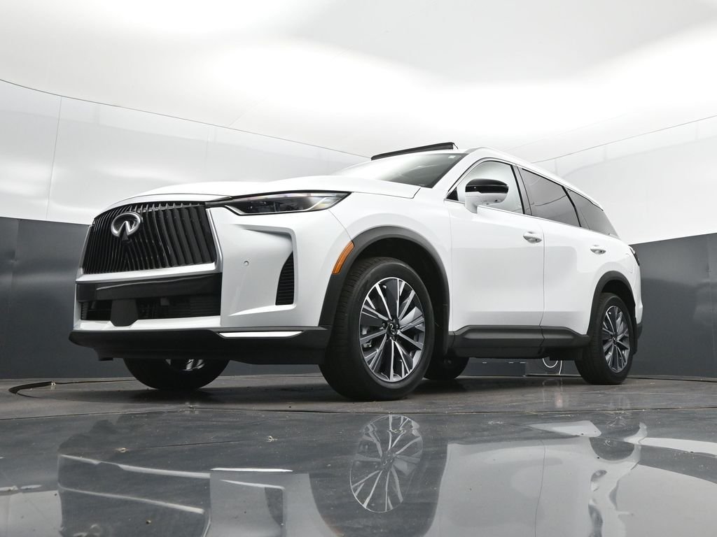 New 2027 RADIANT WHITE INFINITI Luxe FWD image 39