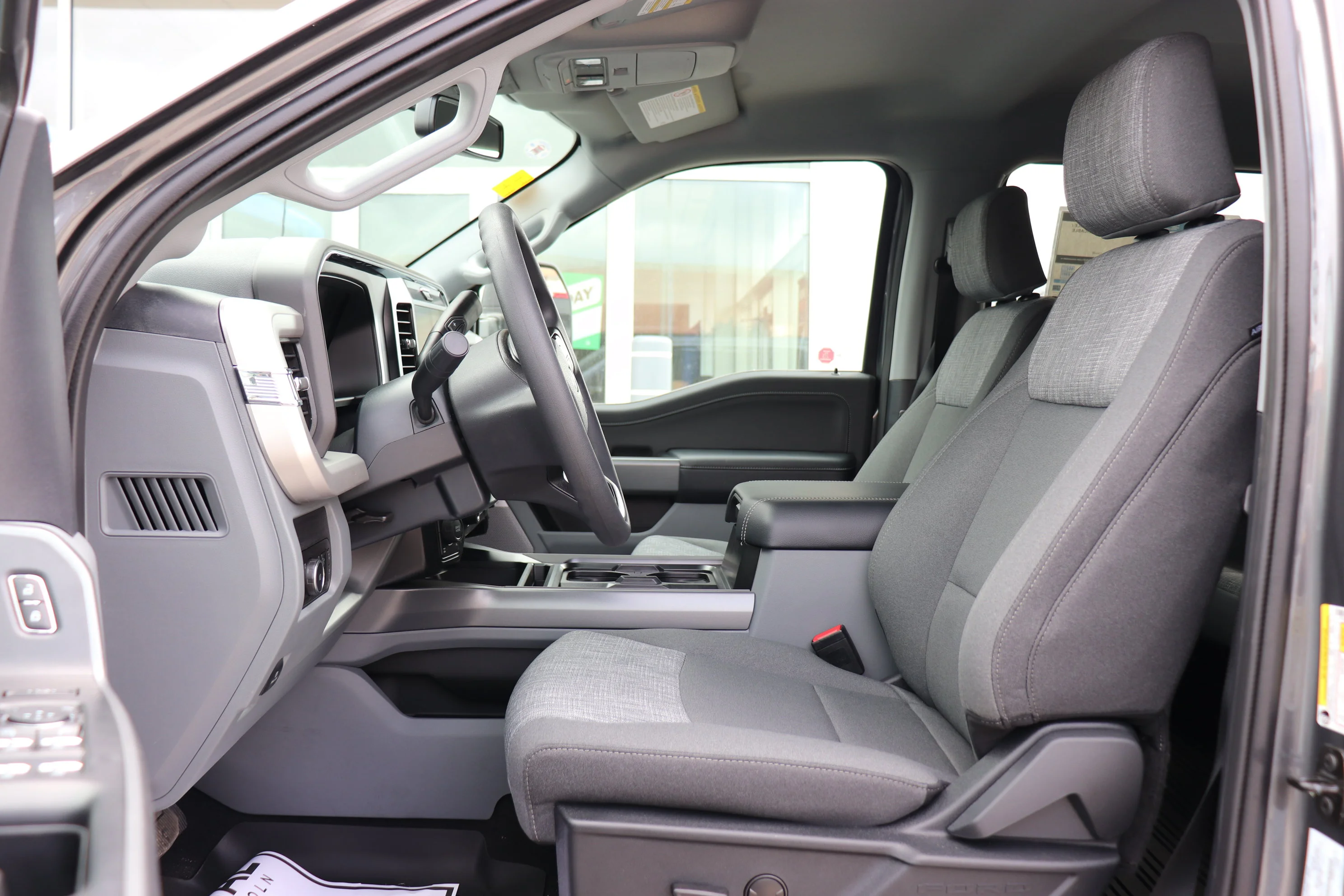New 2026 CARBONIZED GREY METALLIC Ford XLT image 8