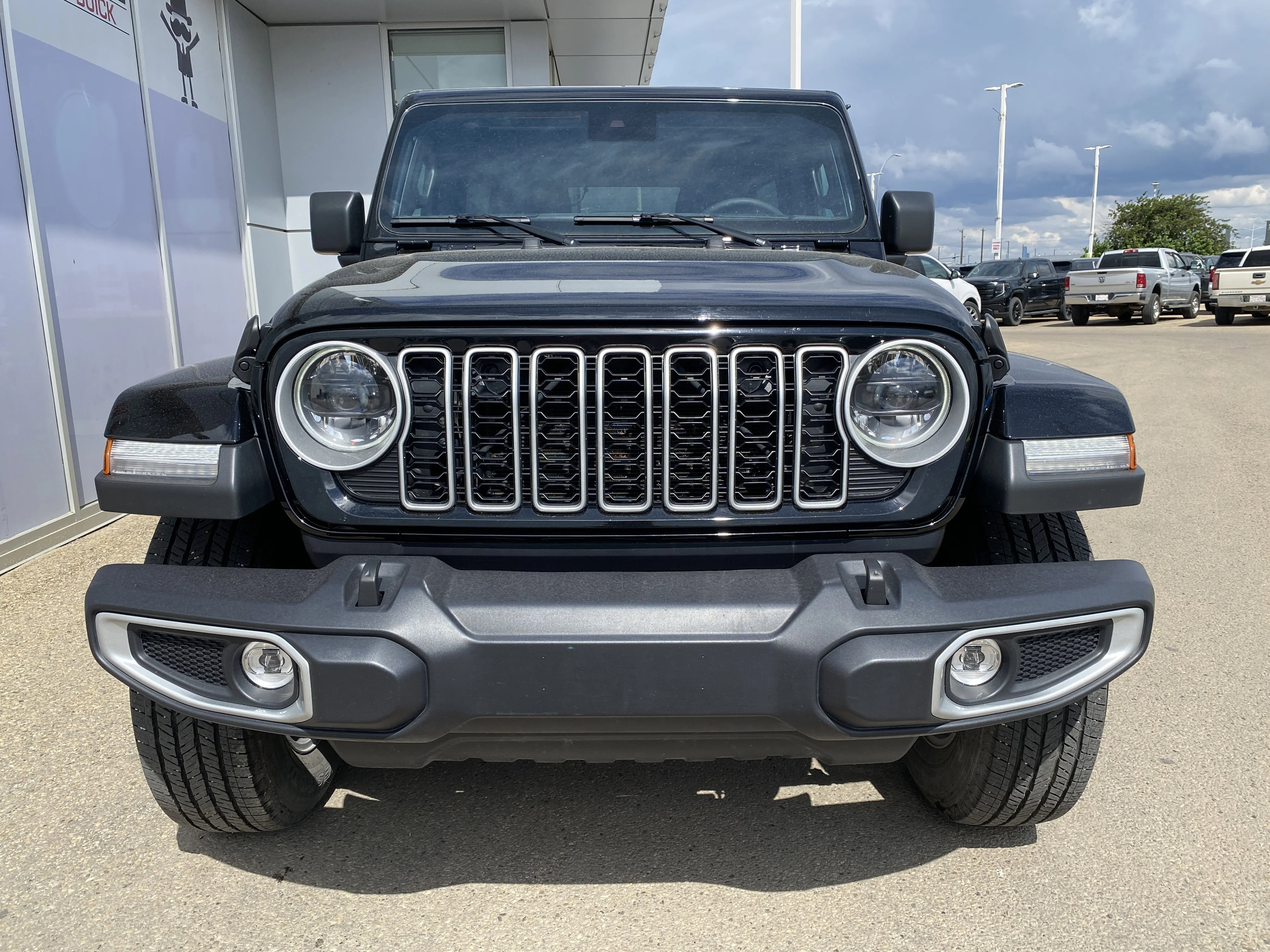 Used 2025 Black Jeep Sahara 4 Door 4x4 * 3.6L V6 * REMOTE STARTER * ADAPTIVE CRUISE * image 7