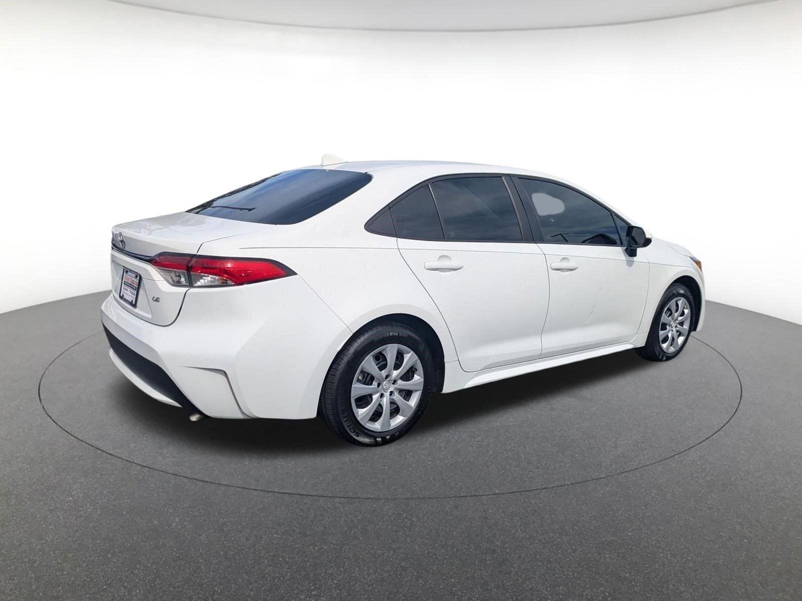 Used 2022 White Toyota LE image 4