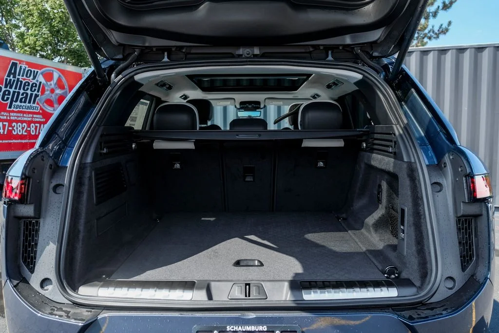 New 2027 Varesine Blue Land Rover Dynamic SE image 9