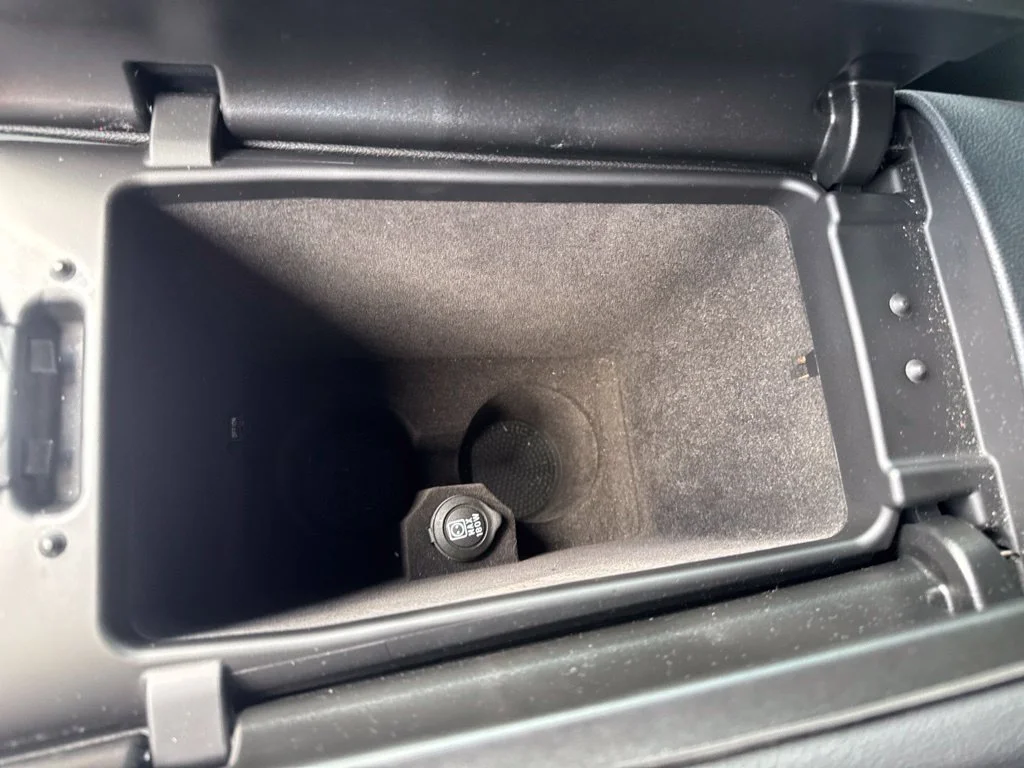 Used 2019 White Maserati Base image 18