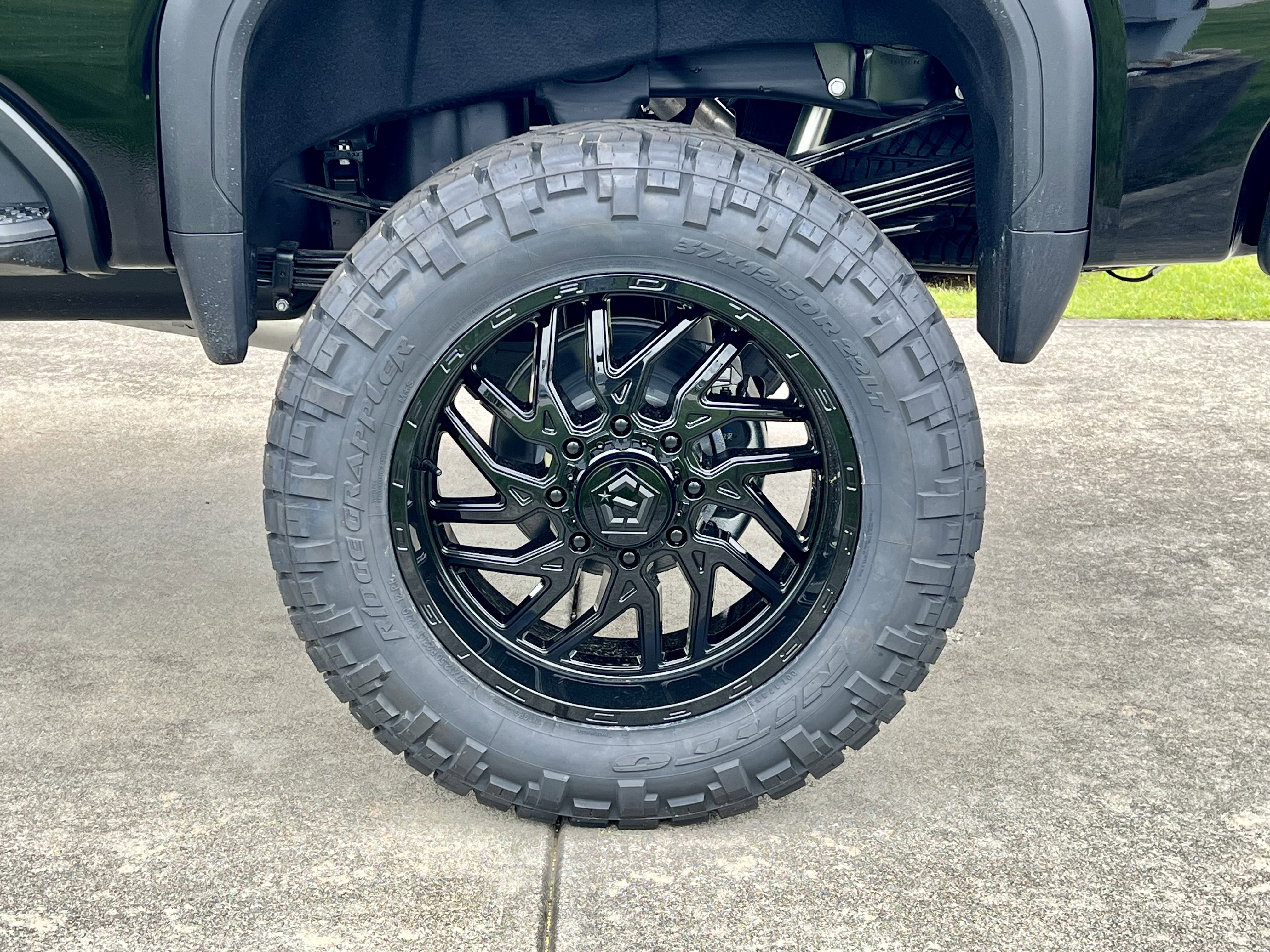 2026 GMC Sierra 2500HD AT4 - Photo 11