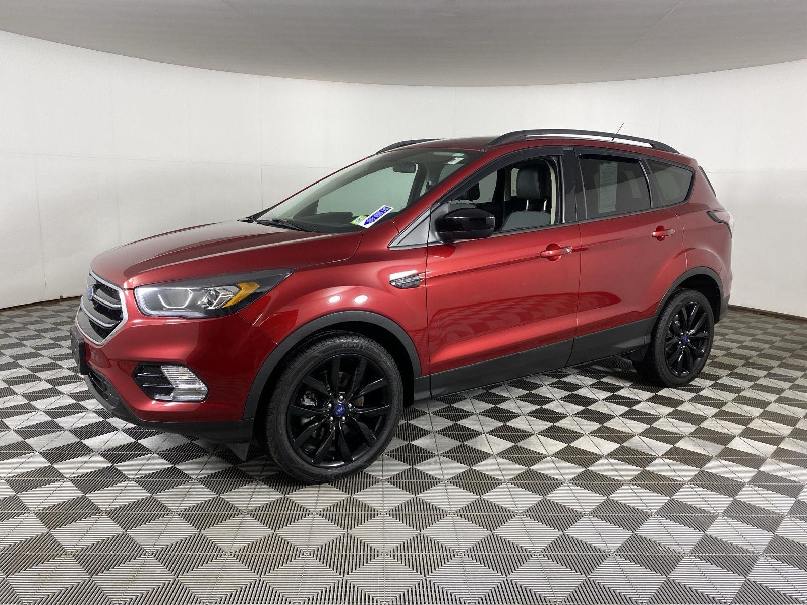 Used 2017 Ruby Red Metallic Tinted Clearcoat Ford SE image 3