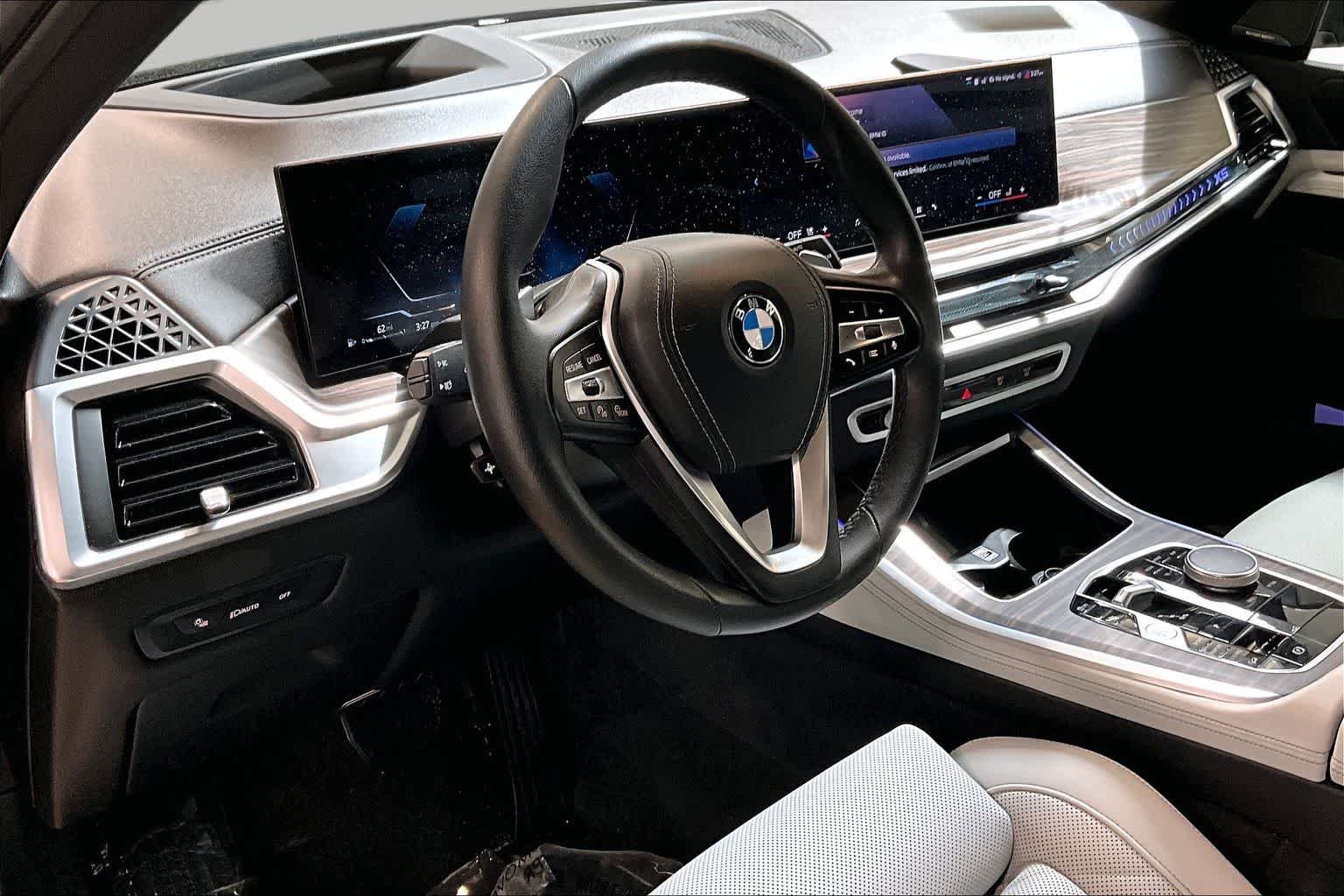 Used 2024 Black Sapphire Metallic BMW xDrive40i image 17