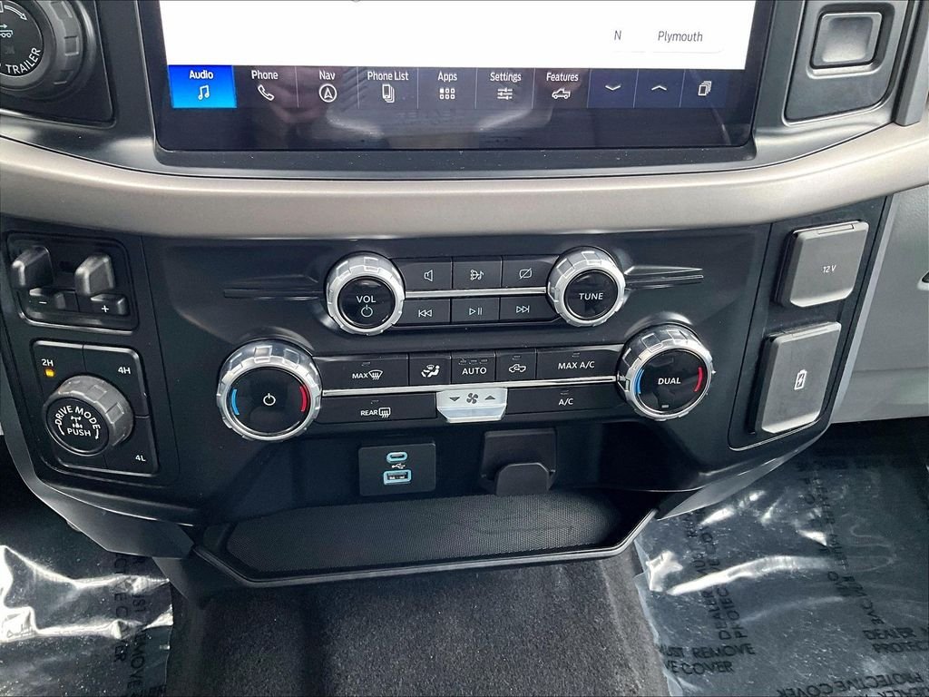 Used 2024 Atlas Blue Metallic Ford XLT image 26