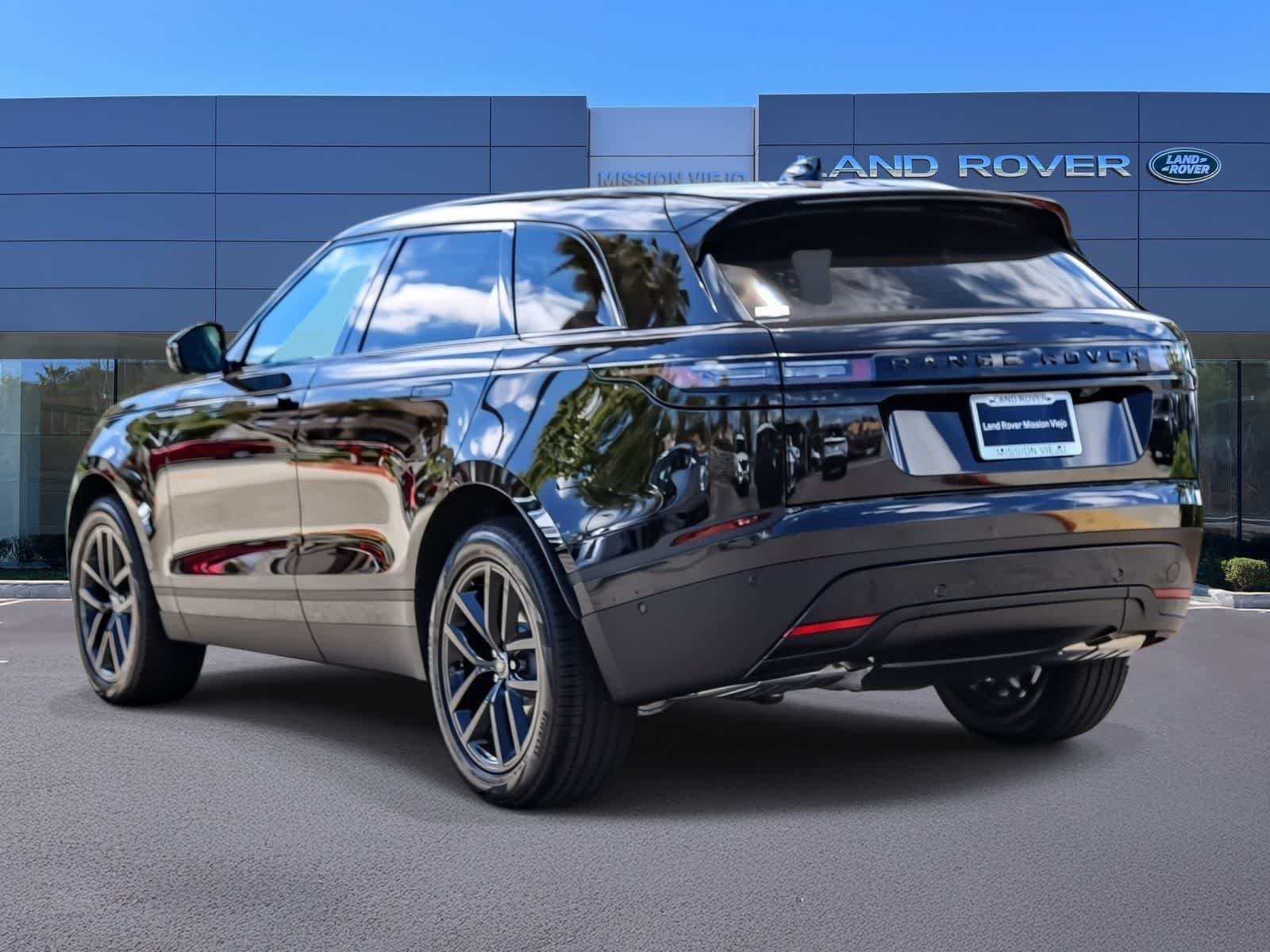 New 2026 Santorini Black Land Rover S image 6