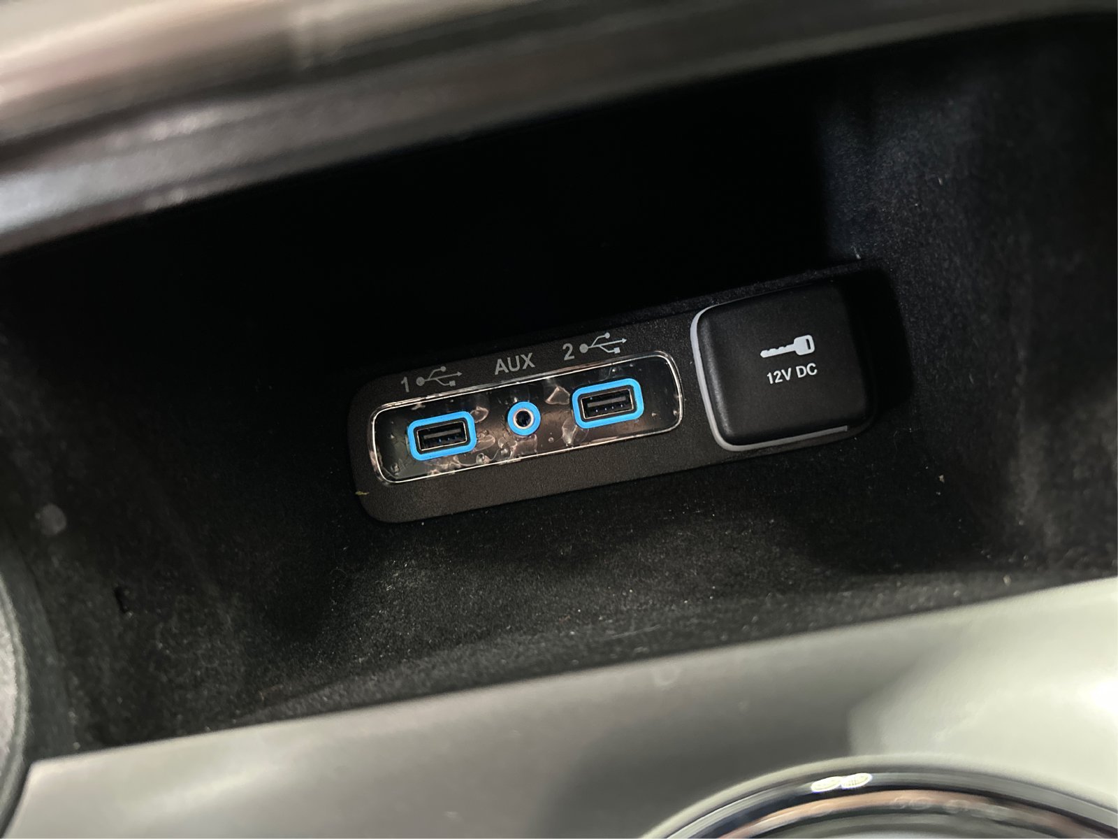 Used 2020 Silver Jeep Limited image 33