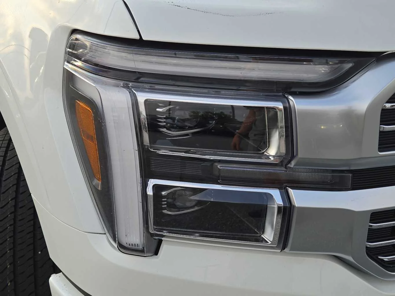 New 2026 Star White Metallic Tri-Coat Ford Platinum® image 15