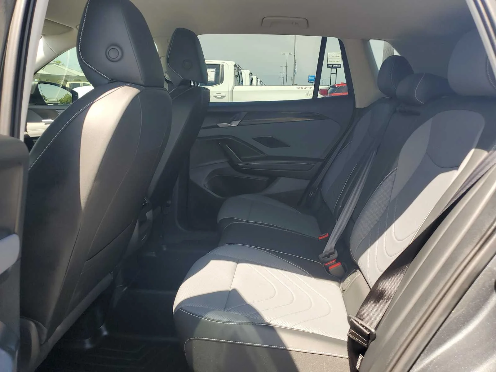 Used 2025 Gray Volkswagen SE image 13