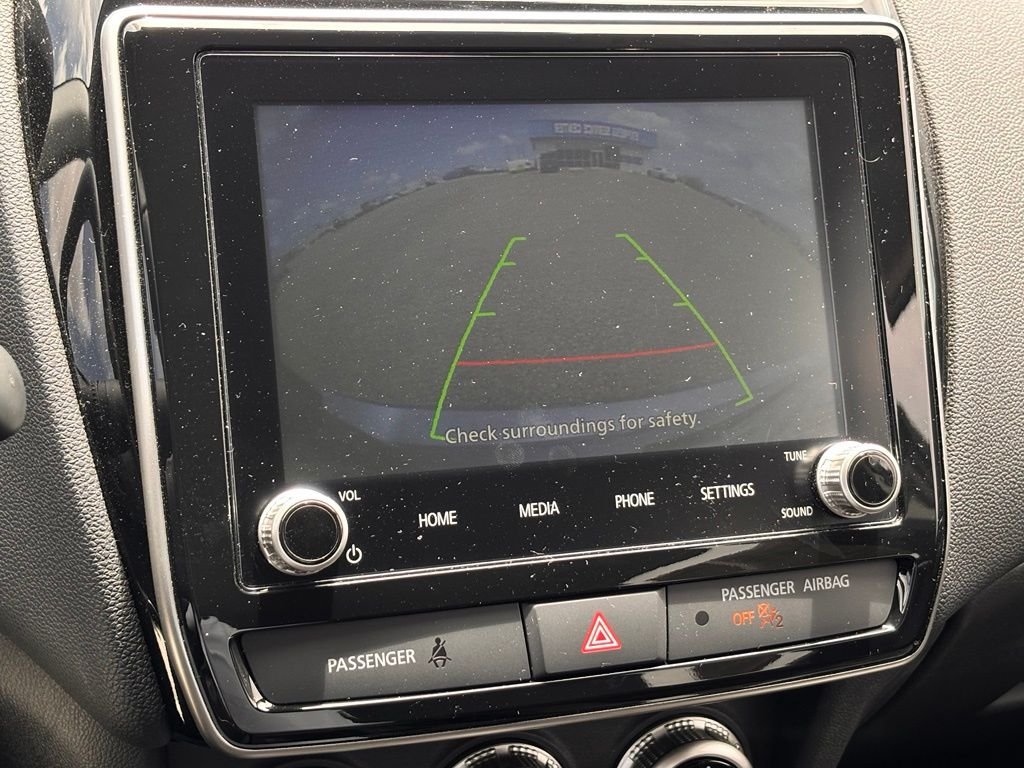 Used 2026 Silver Mitsubishi  image 18