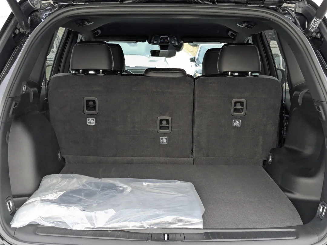 New 2025 Black Jeep Altitude - - 4x4 - Power Sunroof - Power Liftgate - Wireless Charging - 20 Black Wheels & More! image 28