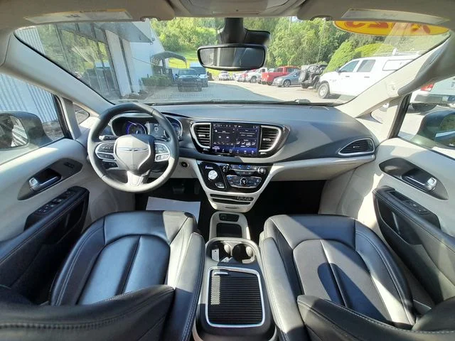 2023 Chrysler Pacifica Touring L - Photo 42