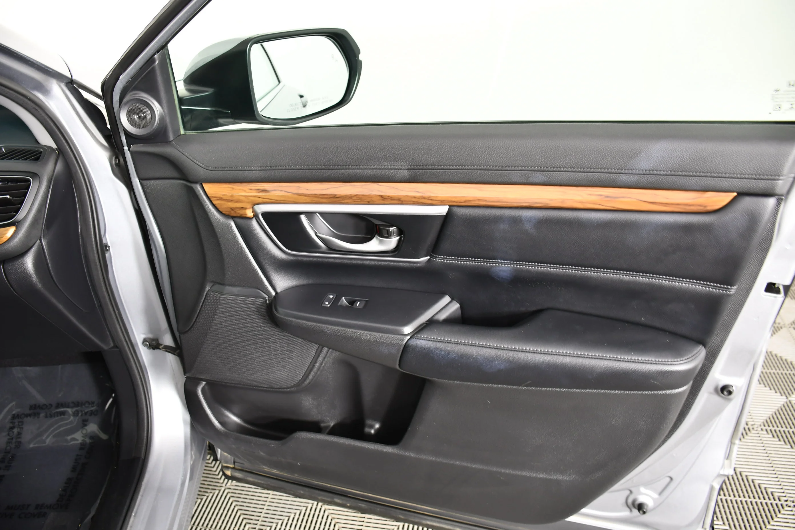 Used 2019 Lunar Silver Metallic Honda Touring image 41