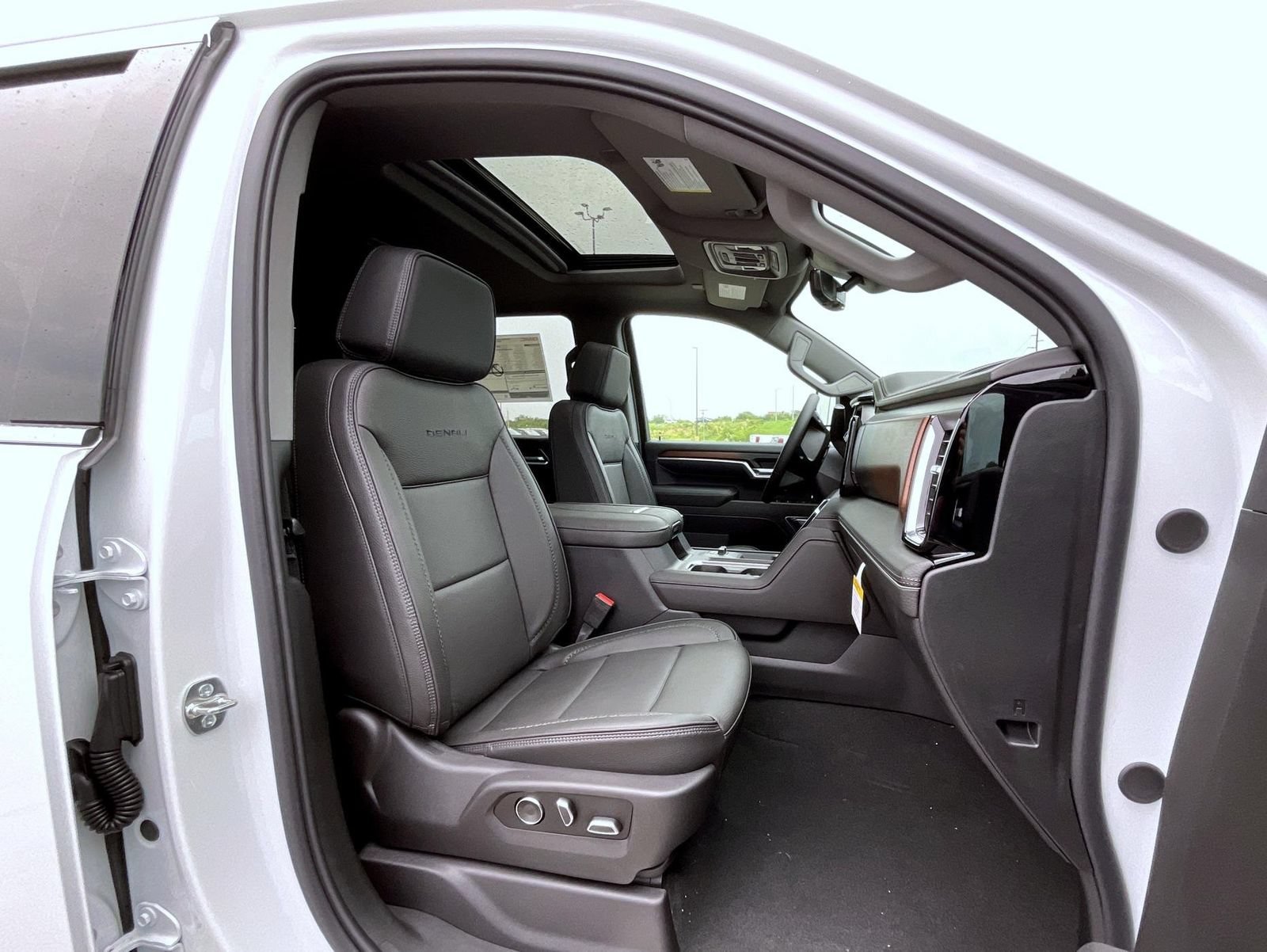 2026 GMC Sierra 2500HD Denali - Photo 15