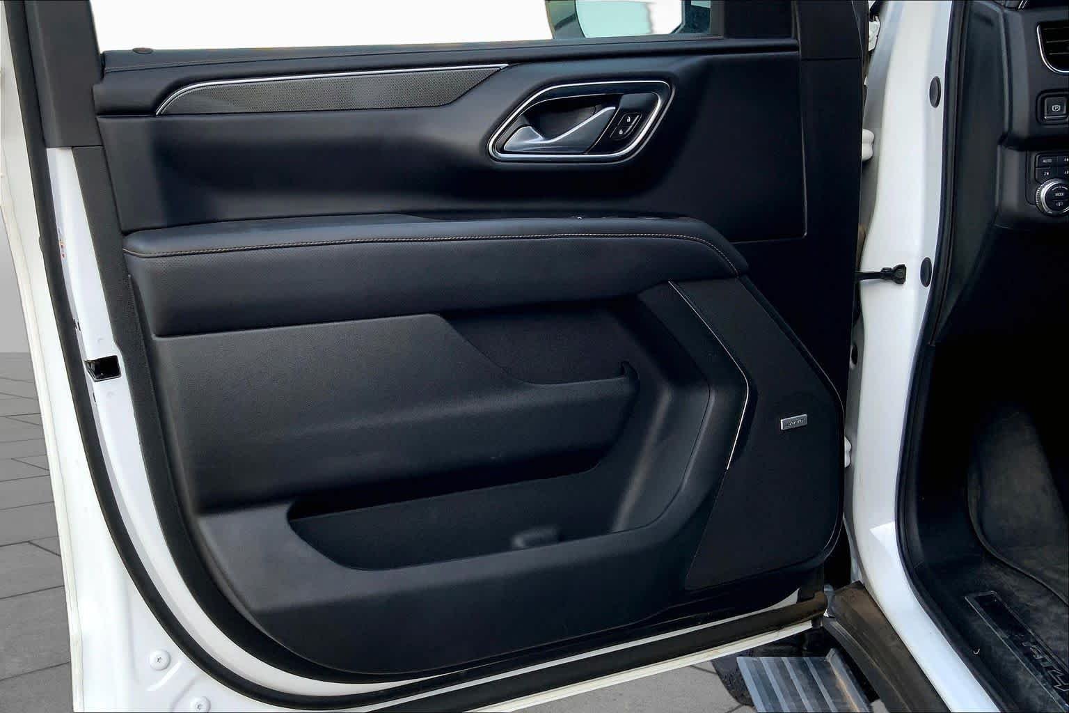 Used 2024 Summit White GMC AT4 image 43