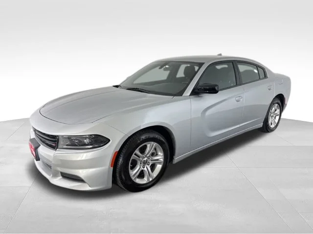 Used 2023 Silver Dodge SXT image 6