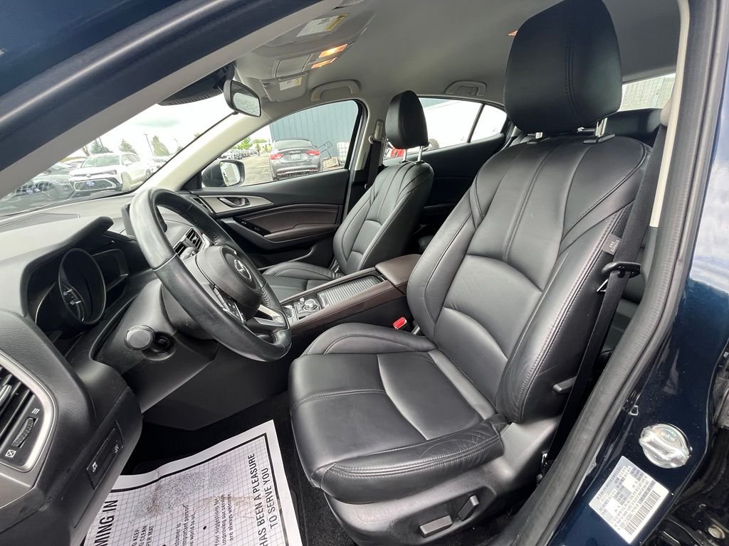 Used 2018 Blue Mazda Touring image 10