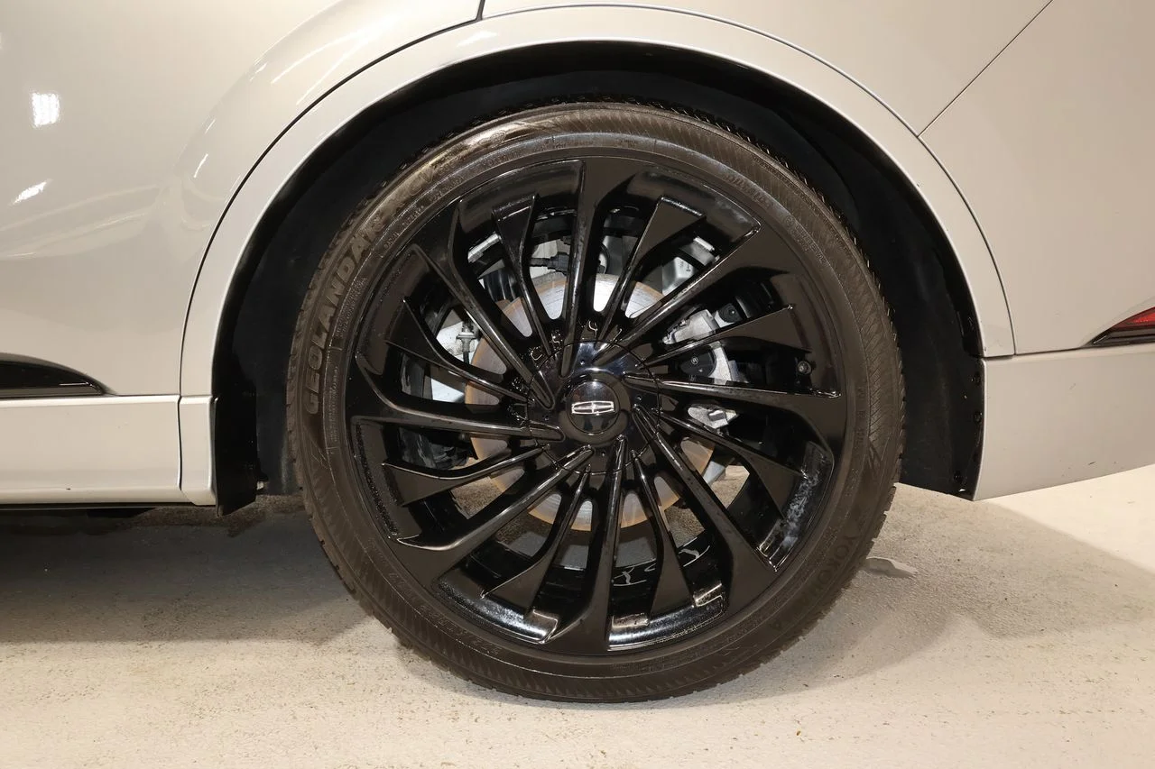Used 2022 Silver Lincoln Reserve image 36