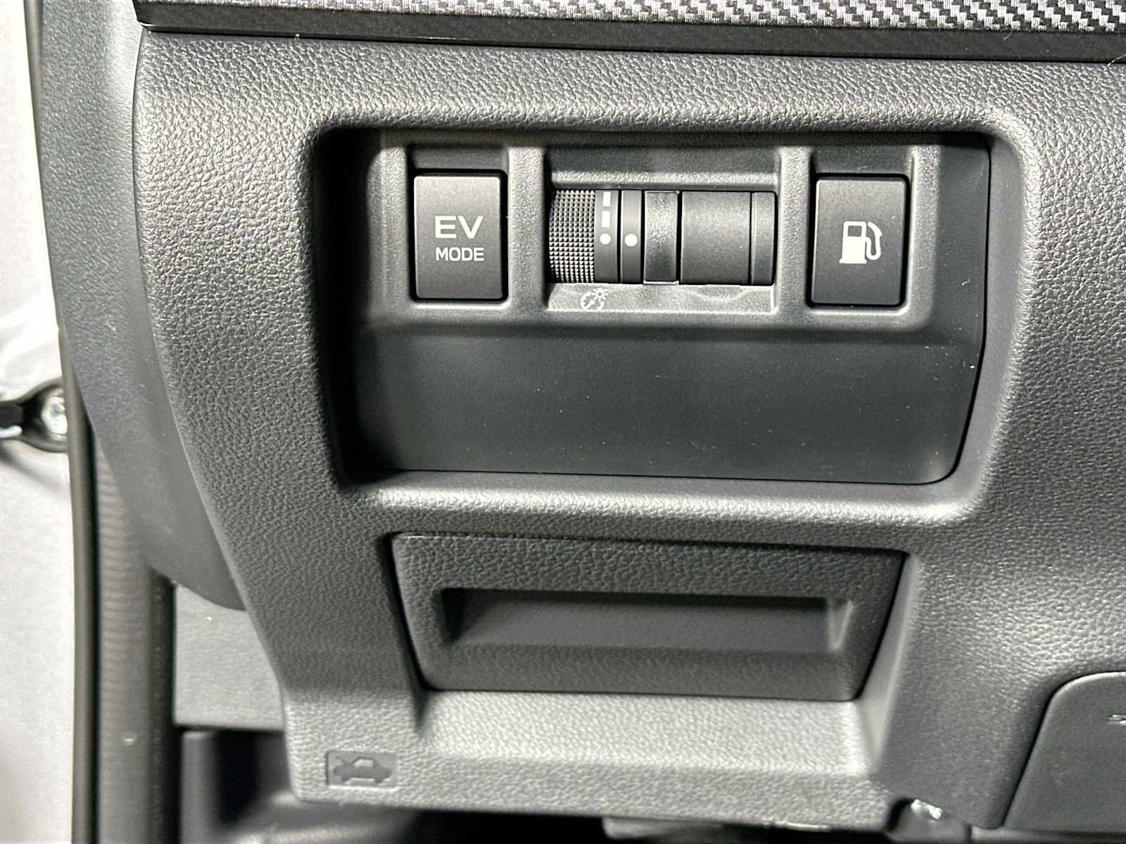 New 2026 ICE SILVER METALLIC Subaru Limited Hybrid image 10