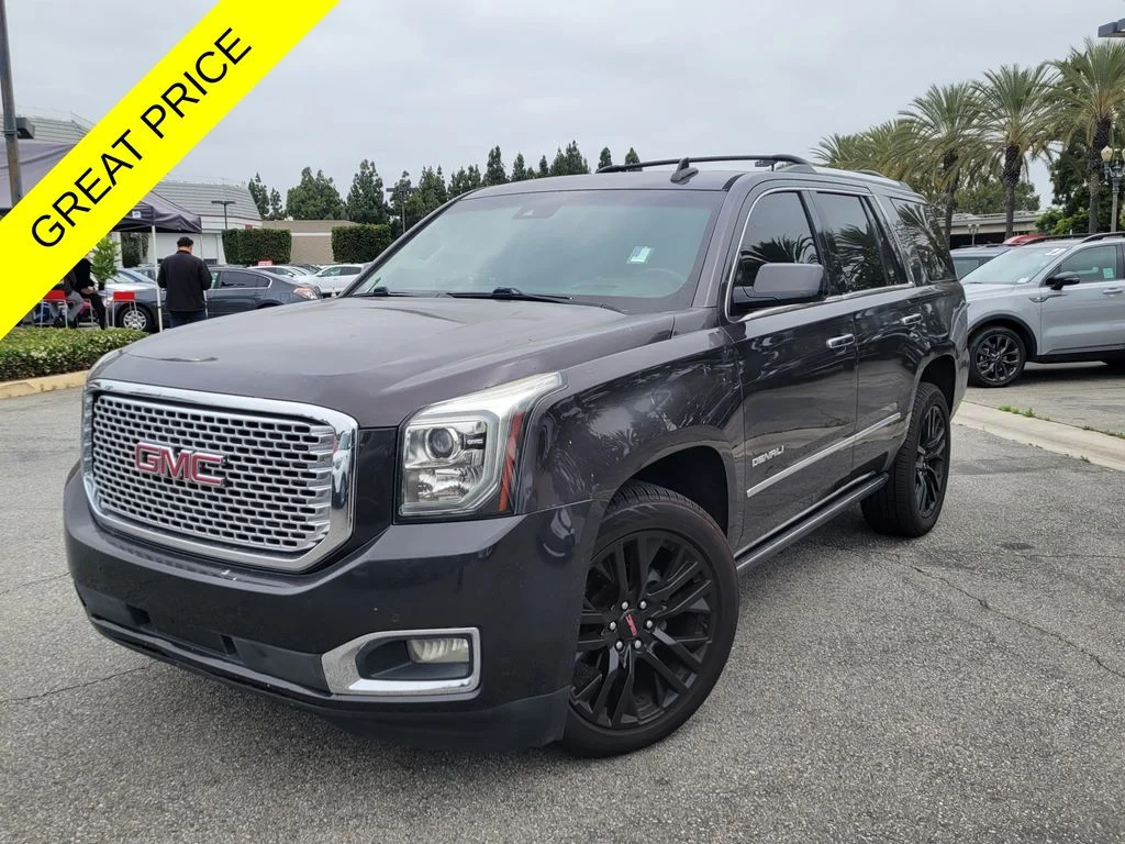 2017 GMC Yukon 4WD Denali's photo