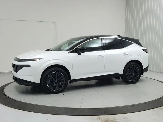 New 2026 White Nissan Platinum image 3