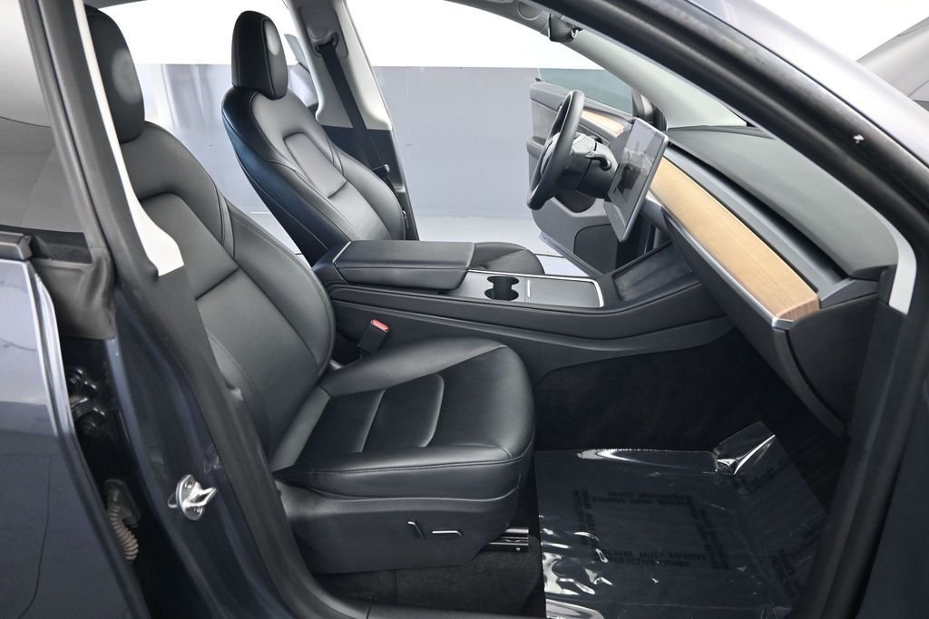Used 2022  Tesla Long Range image 23