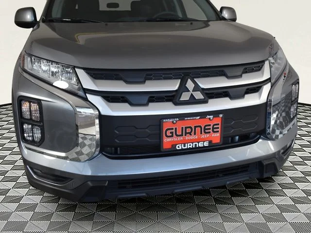Used 2025 Gray Mitsubishi 2.0 ES image 10
