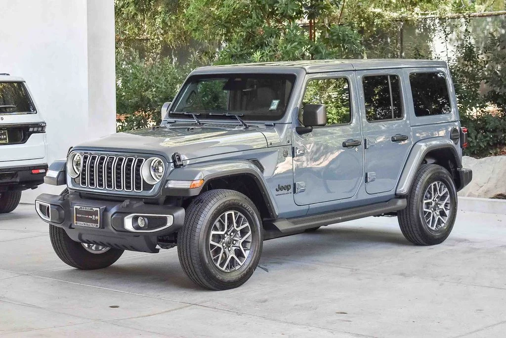 New 2026 Anvil Clear-Coat Exterior Paint Jeep Sahara image 3