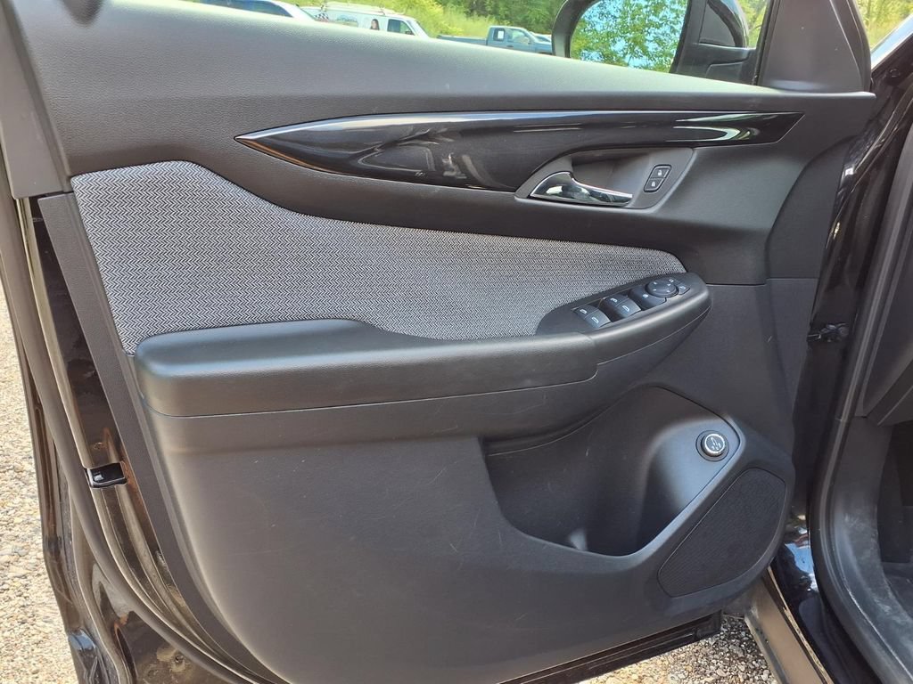 Used 2025 Mosaic Black Metallic Chevrolet LT image 17