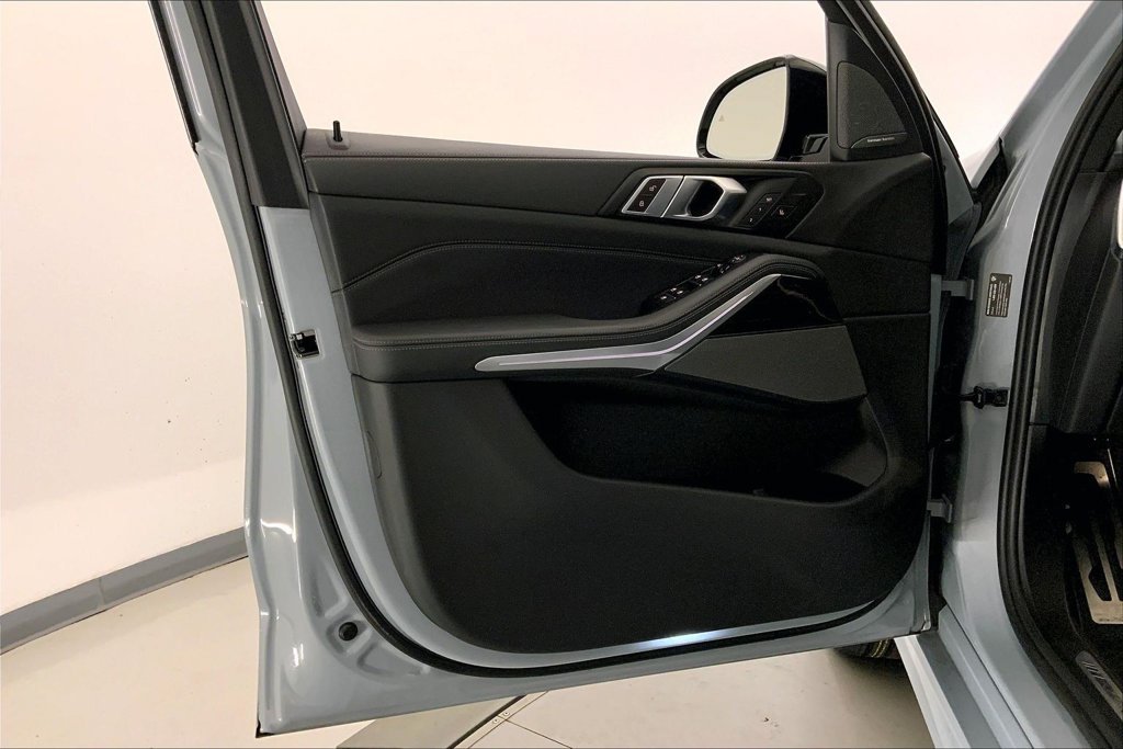 Used 2024 Gray Metallic BMW xDrive40i image 24