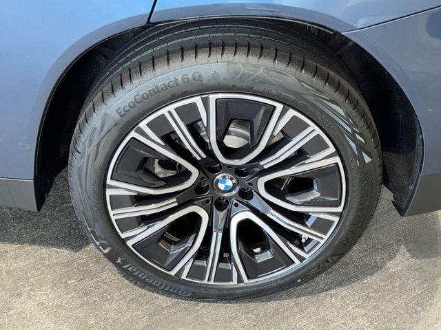 New 2026 Arctic Race Blue metallic BMW 30 xDrive image 25
