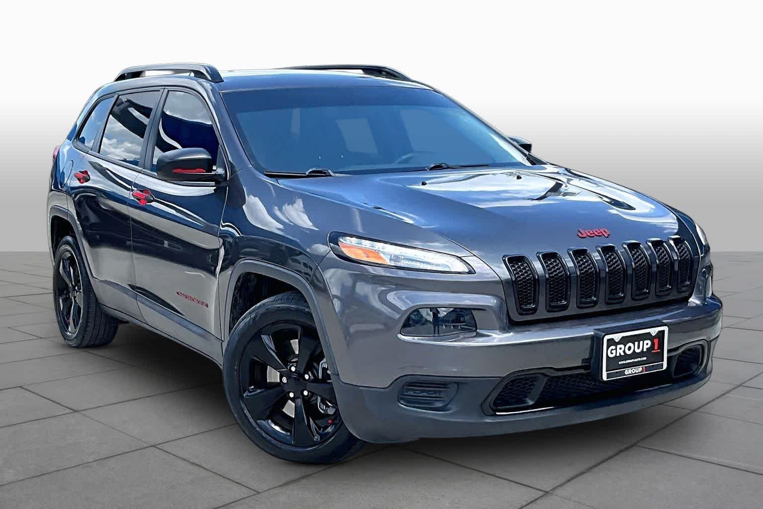 Used 2017 Granite Crystal Metallic Clearcoat Jeep Altitude image 3