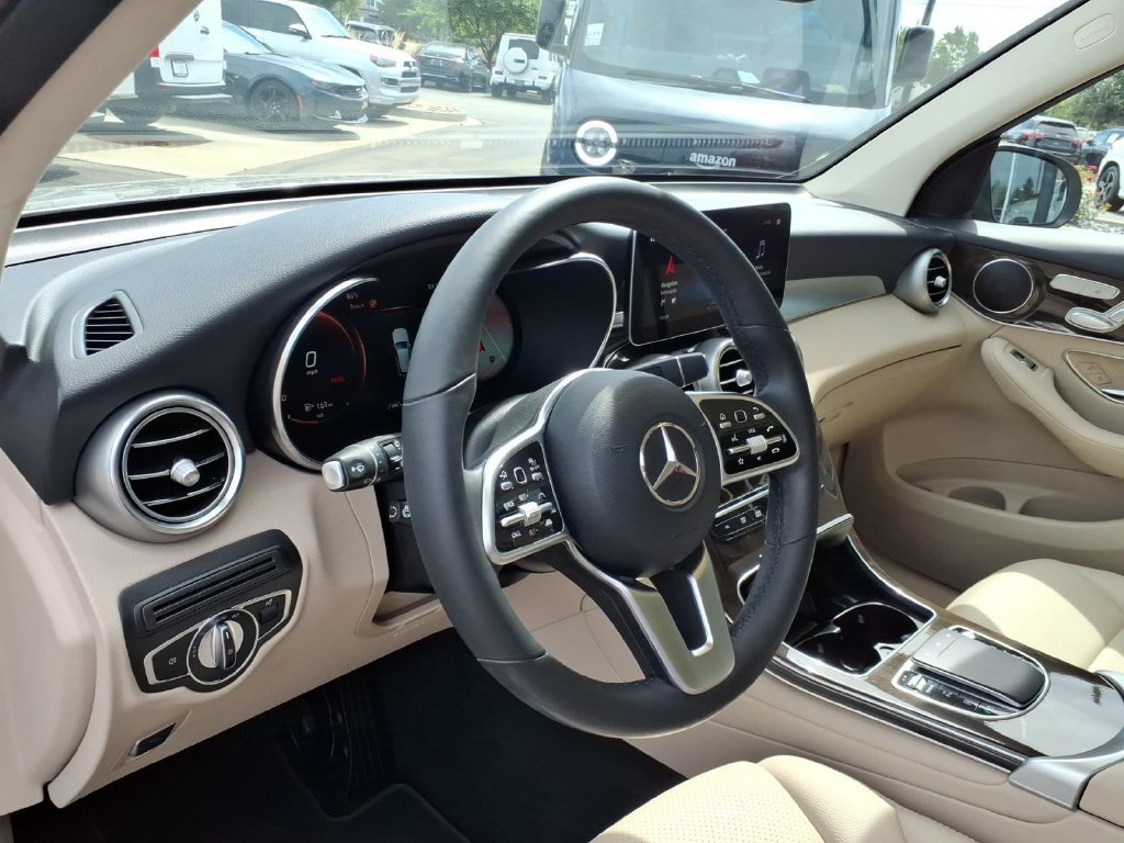Used 2022 Mojave Silver Metallic Mercedes-Benz GLC 300 image 17