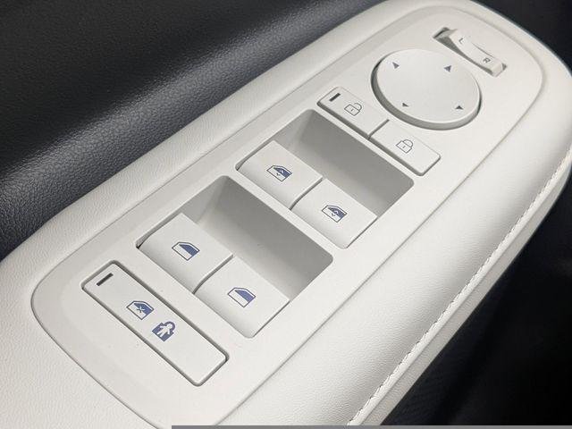 New 2026 White Hyundai SEL FWD image 26