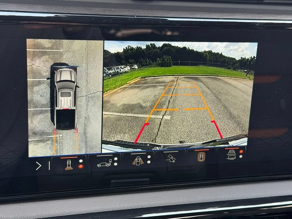 New 2026 Summit White GMC AT4 image 6