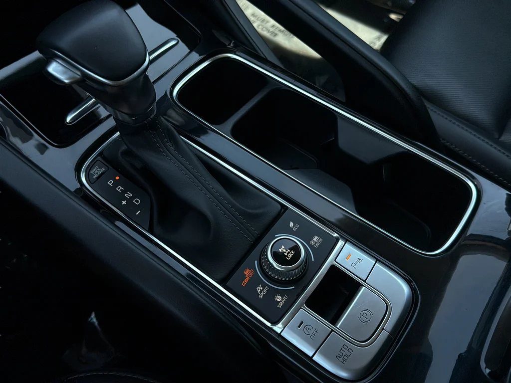Certified Used 2025 Ebony Black Kia S image 19