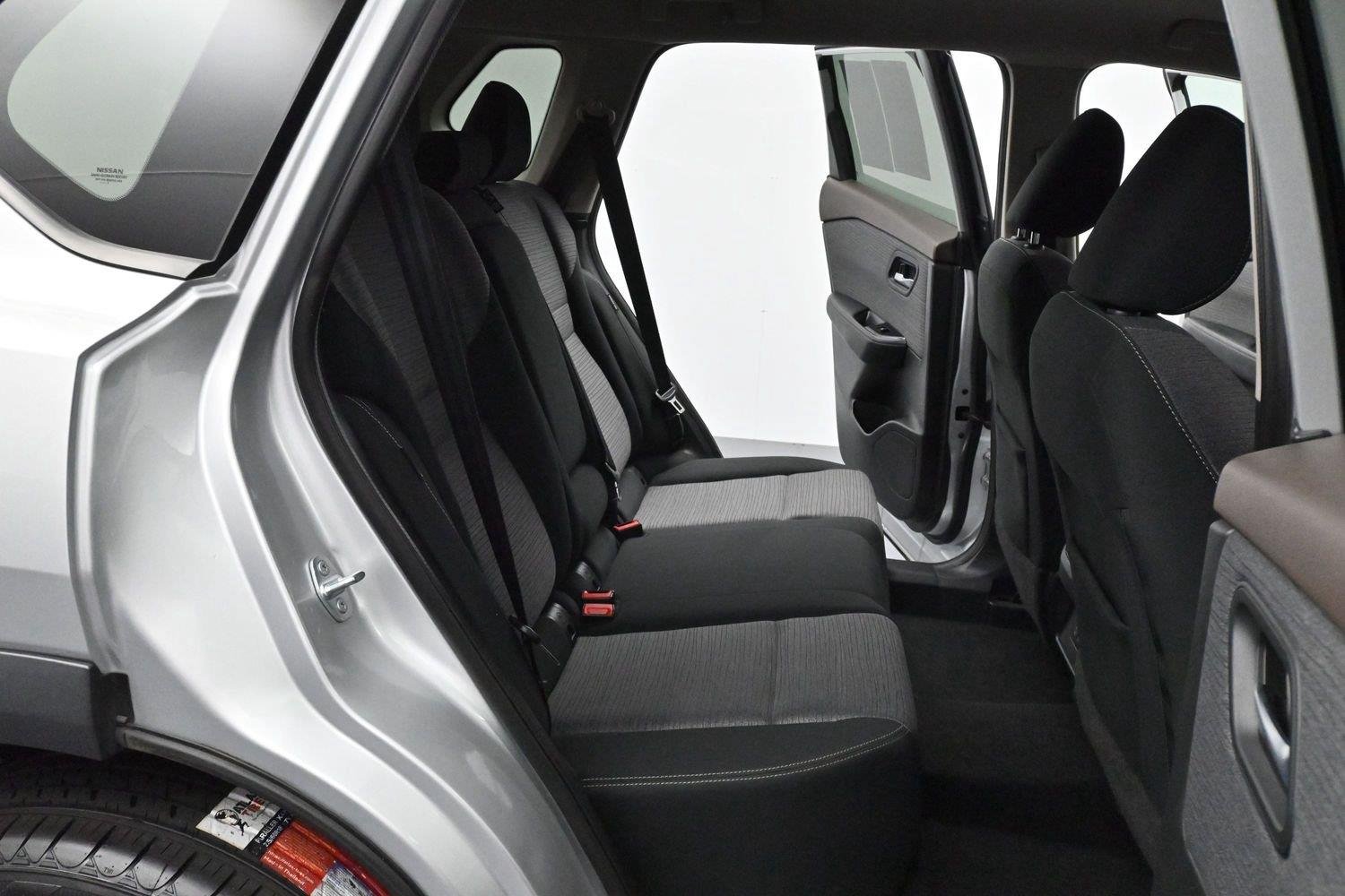 Used 2021 Brilliant Silver Metallic Nissan SV image 28