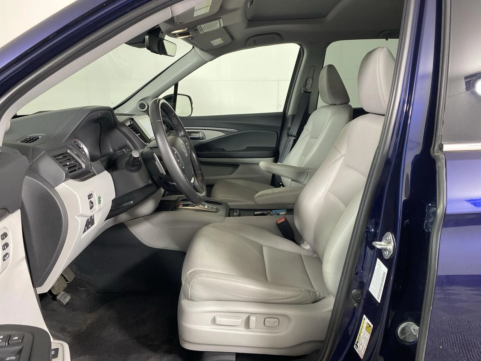 Used 2023 Obsidian Blue Pearl Honda RTL-E image 11