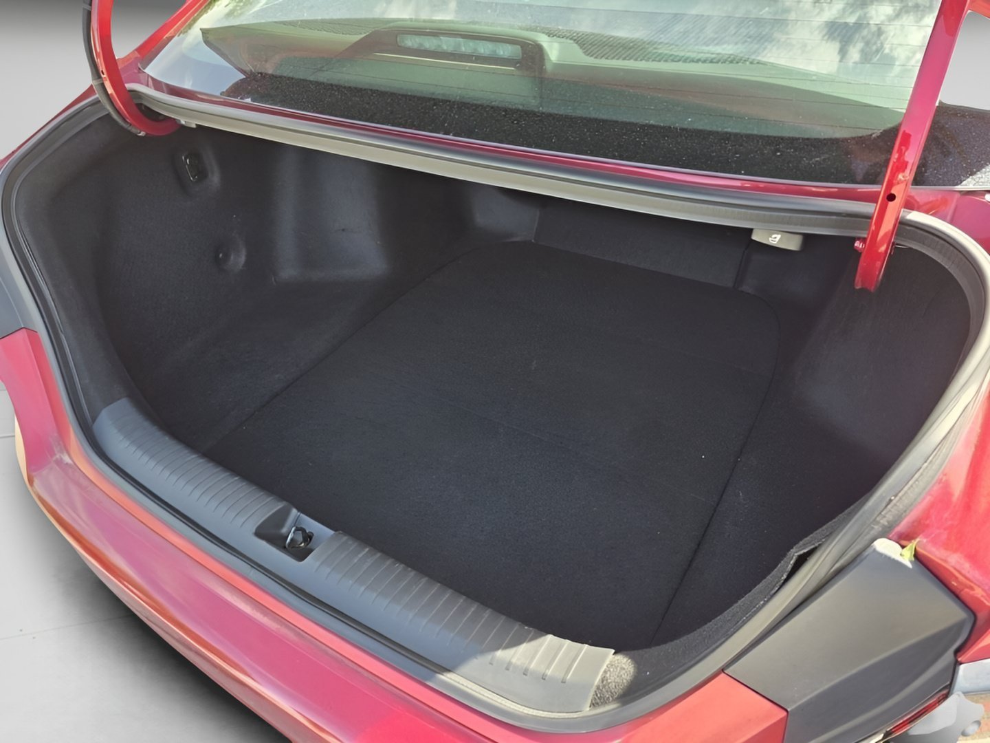 Used 2025 Radiant Red Metallic Honda SE image 27